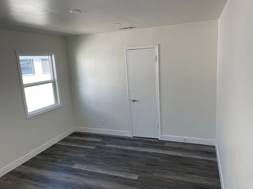 1st image of 4080 W 132nd St