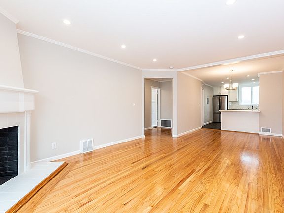 4th image of 2787 39th Ave