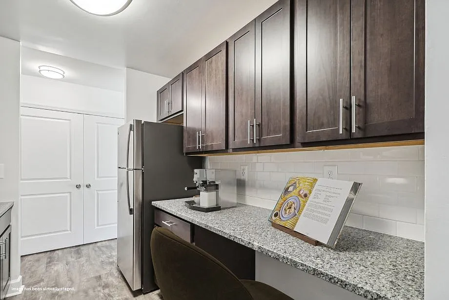 Rolling Park Apartments — Photo 2