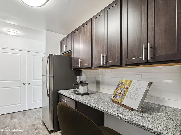Rolling Park Apartments — Photo 2