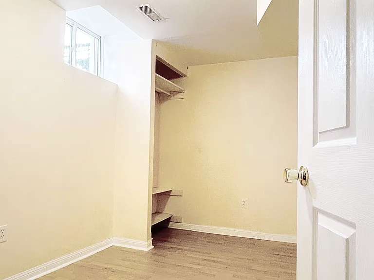 2594 Dashwood Dr — Photo 21