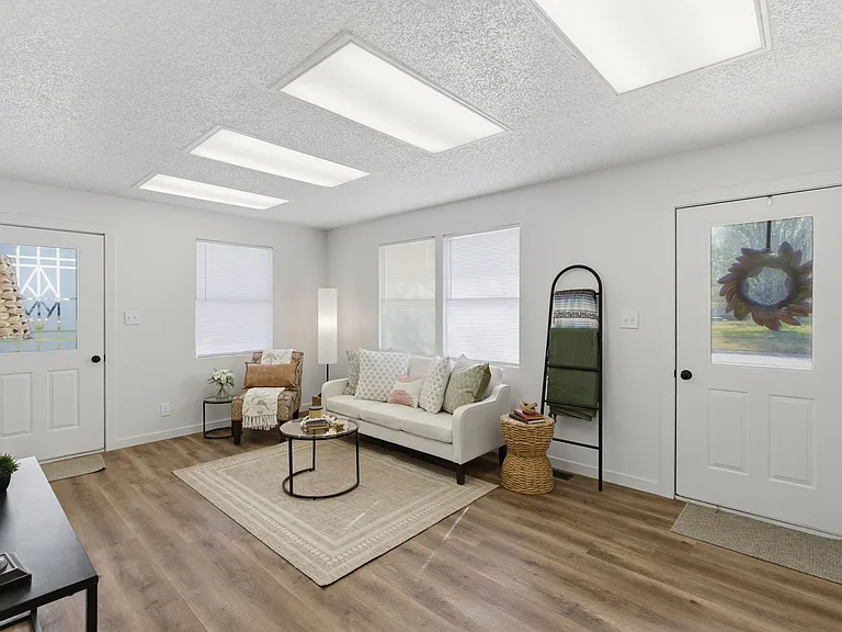 502 N Harper St — Photo 4