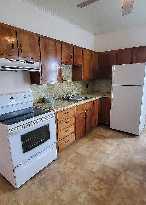 partial kitchen view
