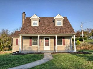 205 N Griffiths Ln, Manchester, PA 17345