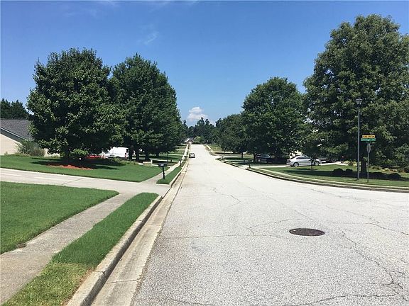 2nd image of 3683 Rolling Meadows Way