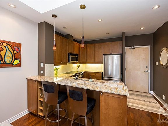 5th image of 205 Bolton St #408