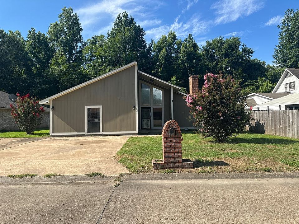 1st image of 2564 Fox Chase Dr