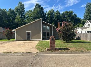 2564 Fox Chase Dr, Greenville, MS 38701