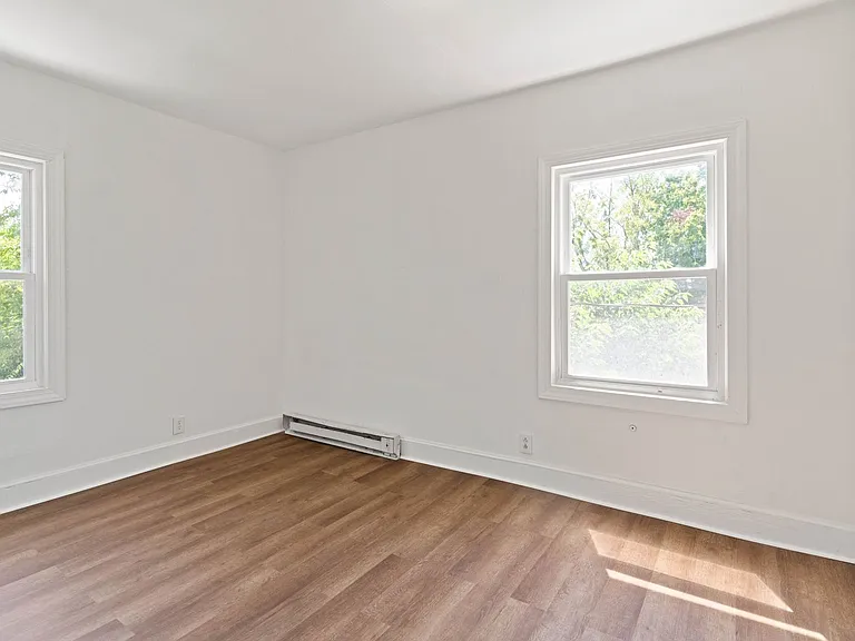 516 N Center St — Photo 16