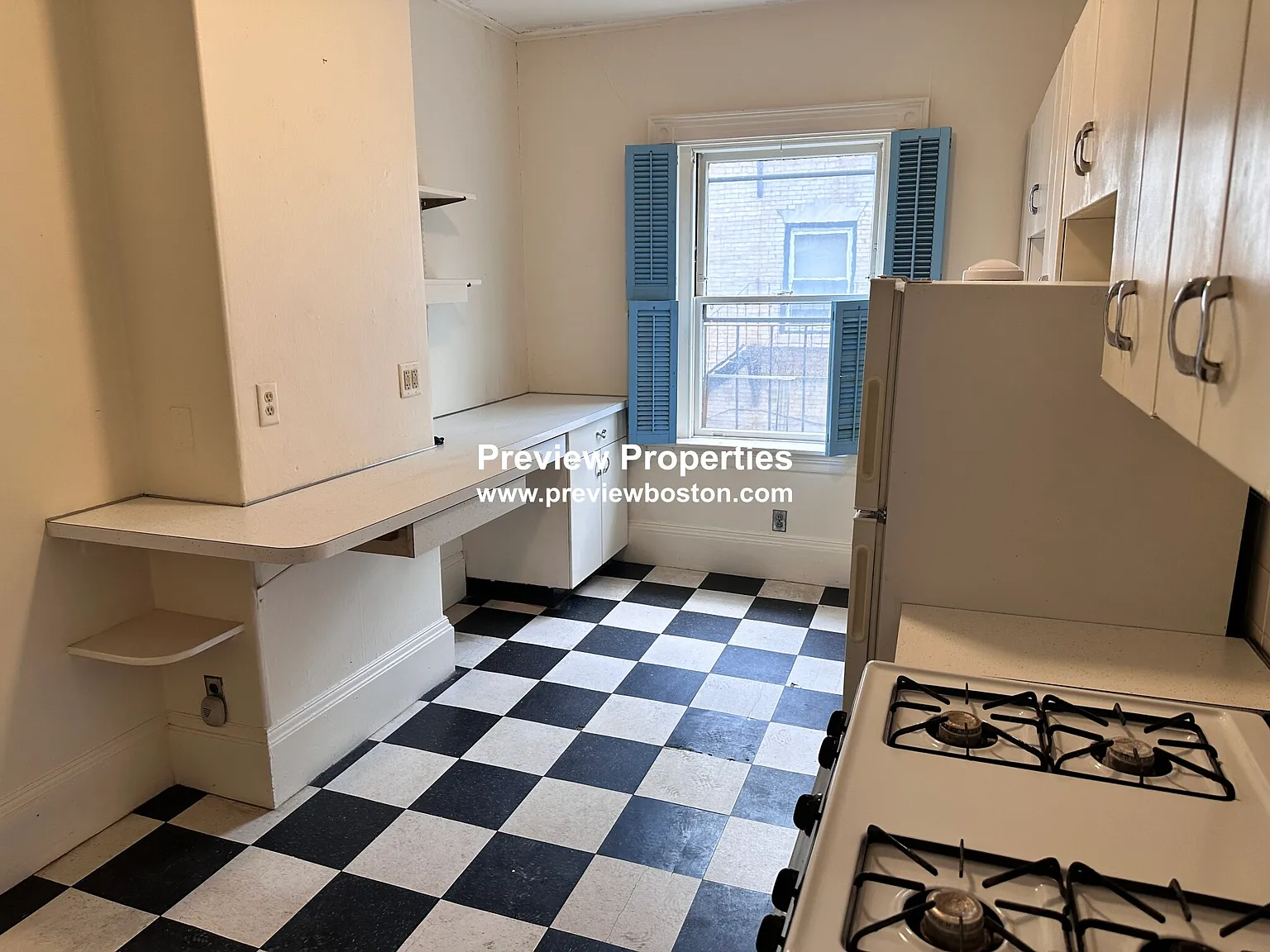 4 bed, 1.5 bath, 1400 sqft, $5,500 — Photo 1