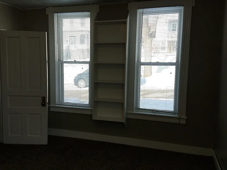 594 Jefferson St — Photo 13