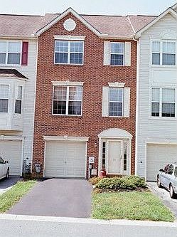 1st image of 26 Carrick Ln