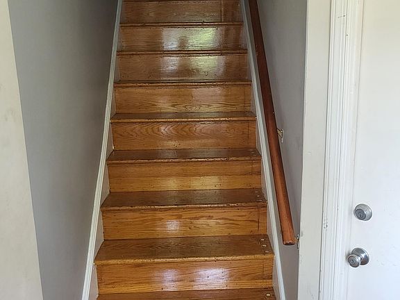 5th image of 2000 Oakmont St Floor 2