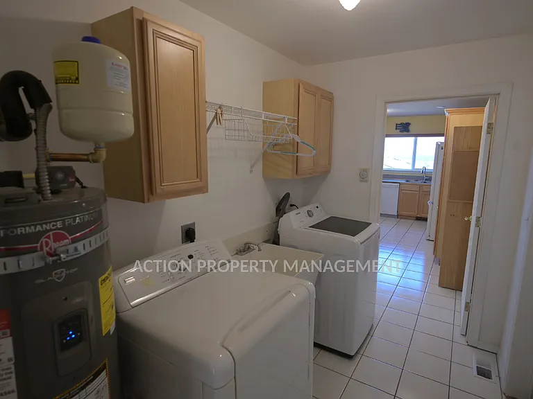 70 Amethyst Dr — Photo 28