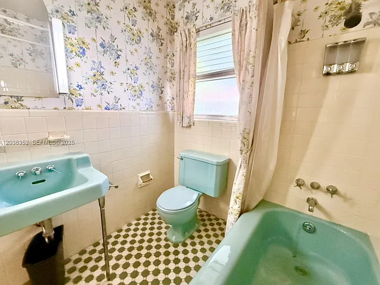 1235 Jefferson St — Photo 20