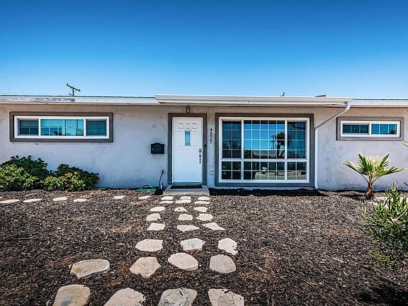 3rd image of 4227 Clairemont Dr