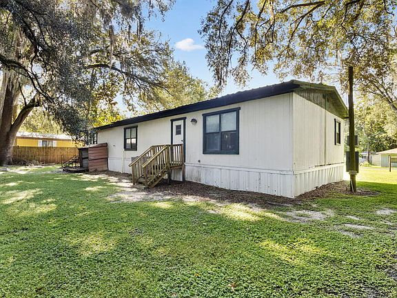 4th image of 821 NW 2nd Ave