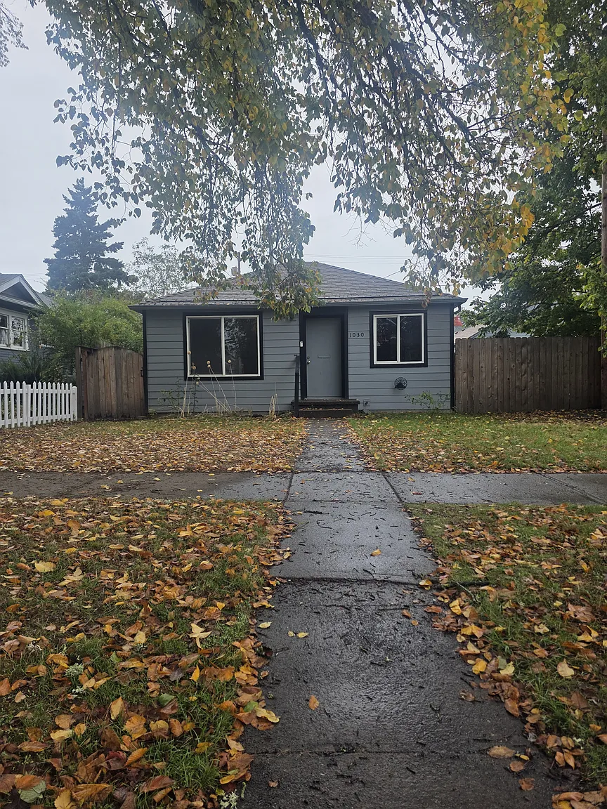 1030 Church St NE photo 1