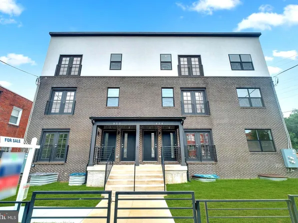 854 Xenia St SE #102, Washington, DC 20032