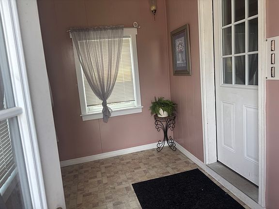 2nd image of 87 Smith St