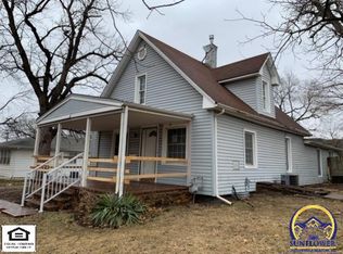 1284 SW Hillsdale St, Topeka, KS 66604