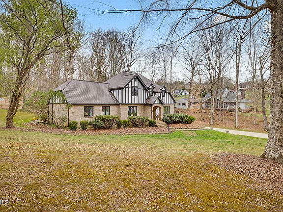 5th image of 2506 Beechwood Dr