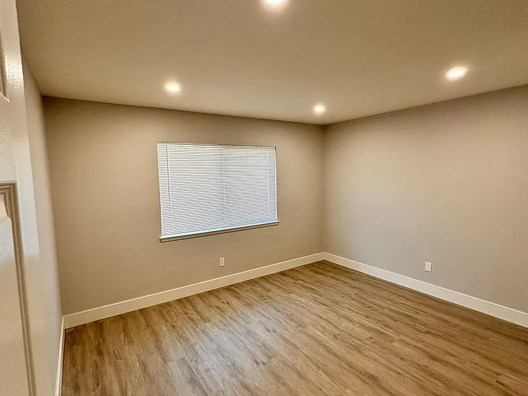 1218 W El Camino Ave — Photo 14