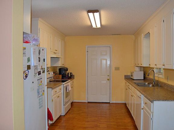 5th image of 156 Kathwood Dr