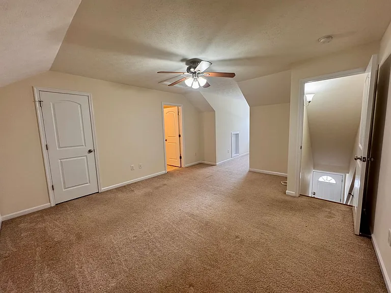 1029 Shenandoah St #103 — Photo 11