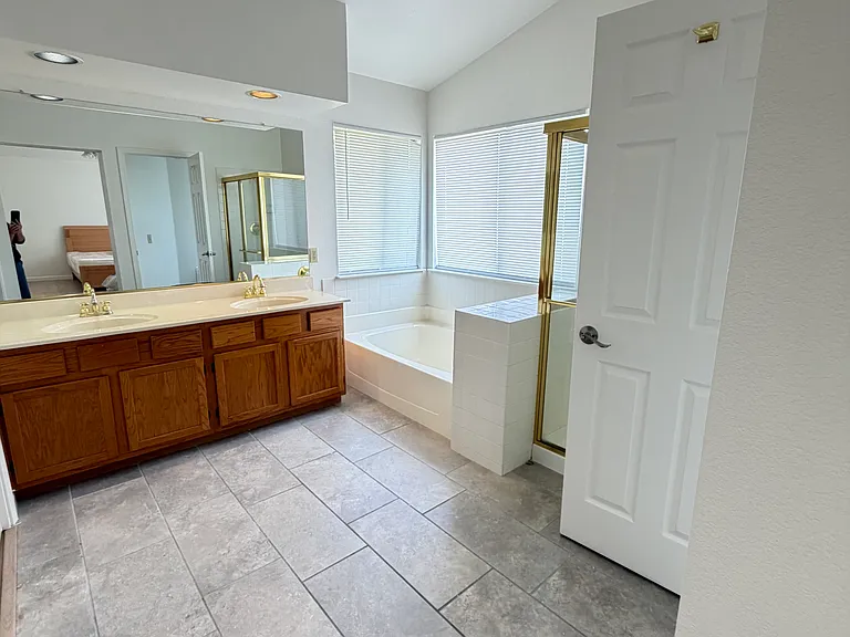 8687 Bluefield Way — Photo 9