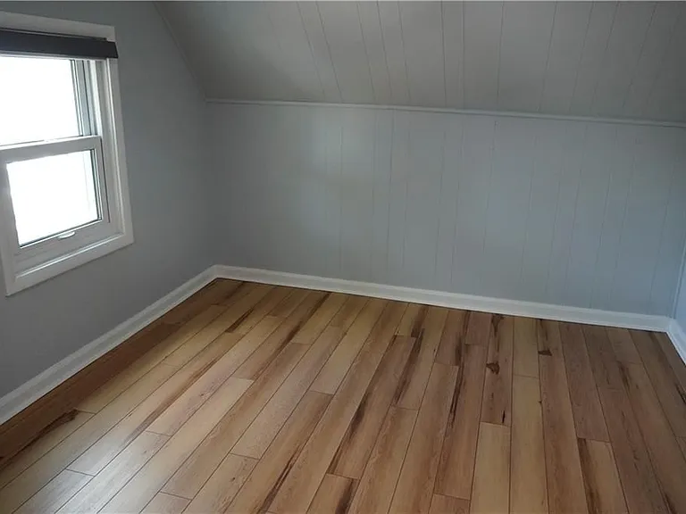 1358 Narragansett Blvd — Photo 29