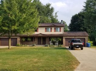 1090-1094 Big Valley Dr, Akron, OH 44319