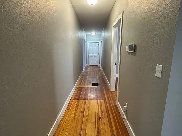 405 S Ellis St — Photo 5