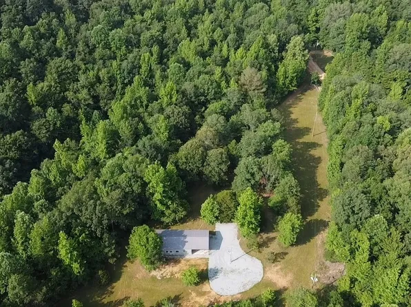 3412 Dogwood Rd, Hurricane Mills, TN 37078
