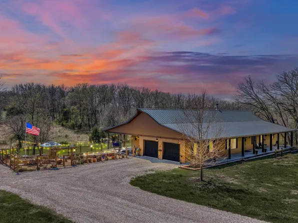 31663 Sun Valley Dr, Sedalia, MO 65301