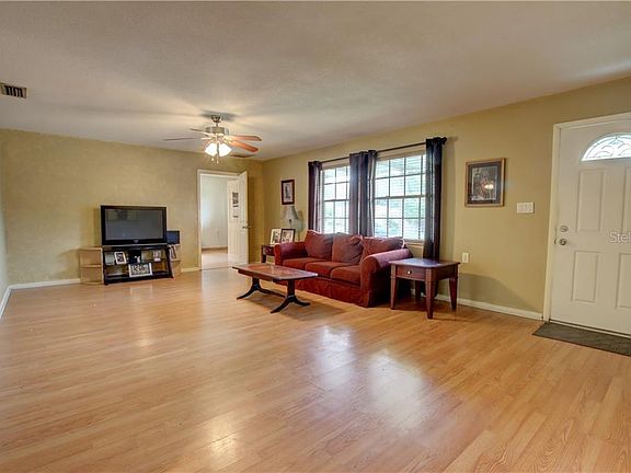 3rd image of 415 Ohio Blvd
