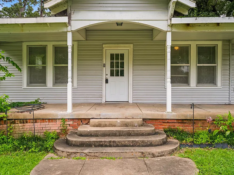 109 Claiborne St — Photo 4