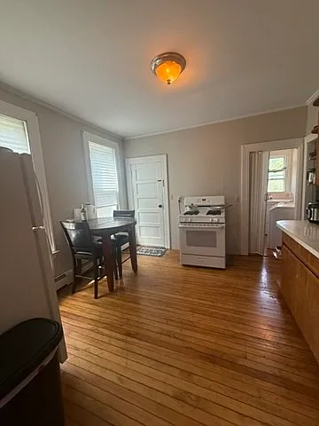 2 bed, 1.0 bath, 1100 sqft, $2,500 — Photo 4