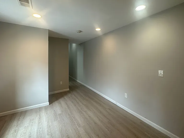 For Rent: Urban Luxury at 914 N. Charles St Your City Lifestyle Awaits! — Photo 15