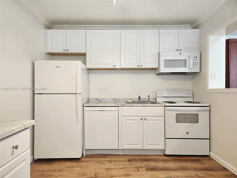 320 New York St #1W — Photo 4