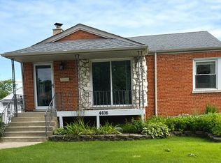 4616 W 97th Pl, Oak Lawn, IL 60453