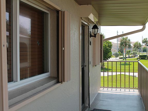4th image of 7301 Ridgewood Ave #202