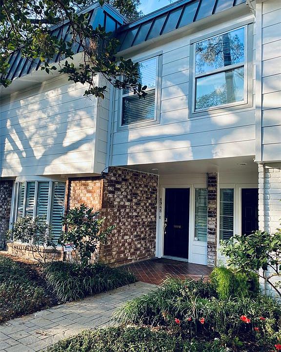 1st image of 8948 Chatsworth Dr