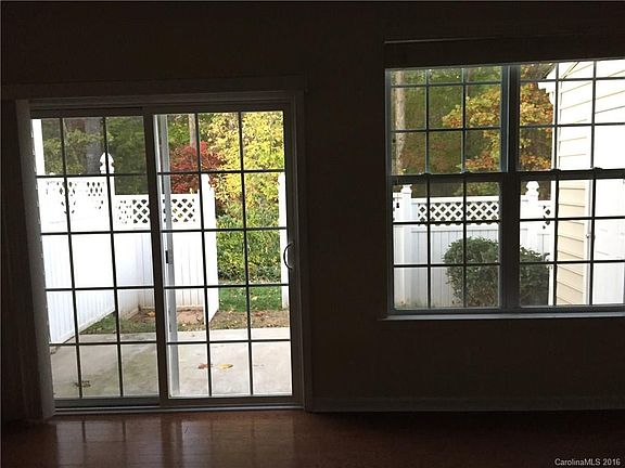 3rd image of 713 River Park Rd #100