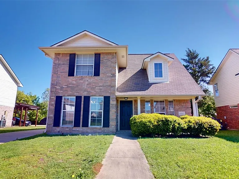 2407 Pintail Loop — Photo 1