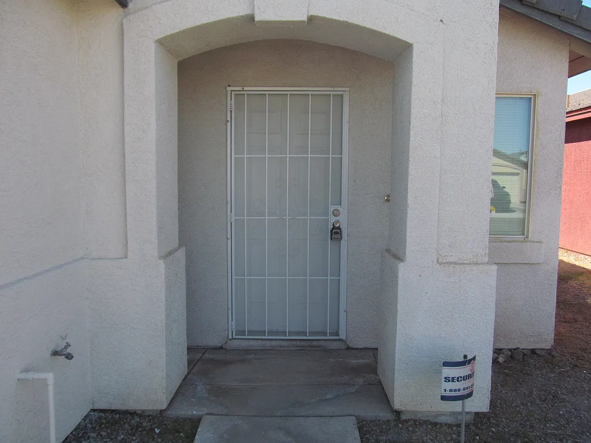 Building Photo - 4045 Petya St