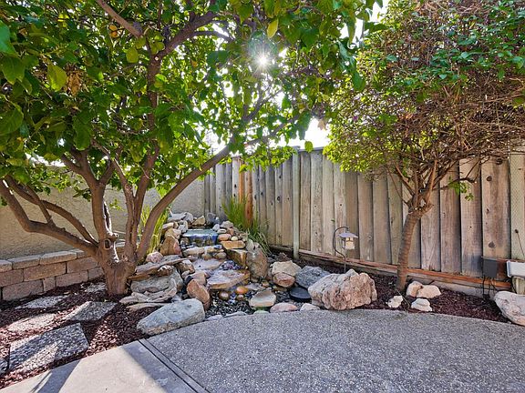 5th image of 21025 Lauretta Dr