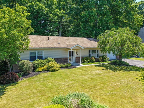 3rd image of 21 Maine Drive