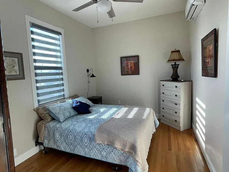 118 W 6th St #1 — Photo 9