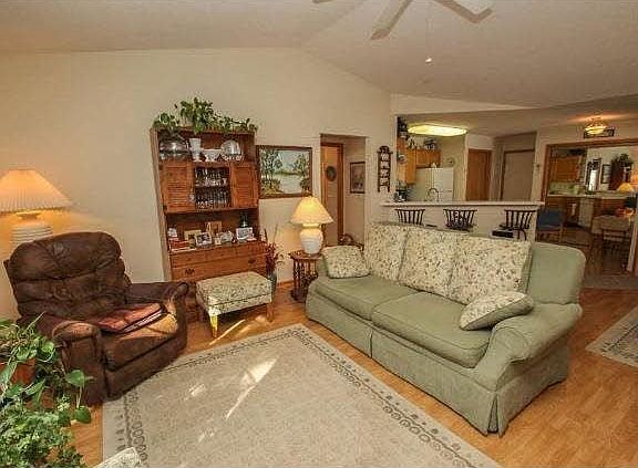 4th image of 8537 Stratford Lane